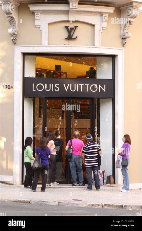 Louis Vuitton Portugal stores